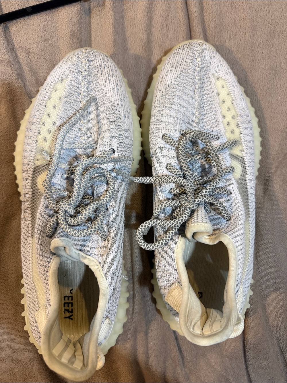 Yeezy Boost 350 V2 Cream / Light Yellow Sneakers